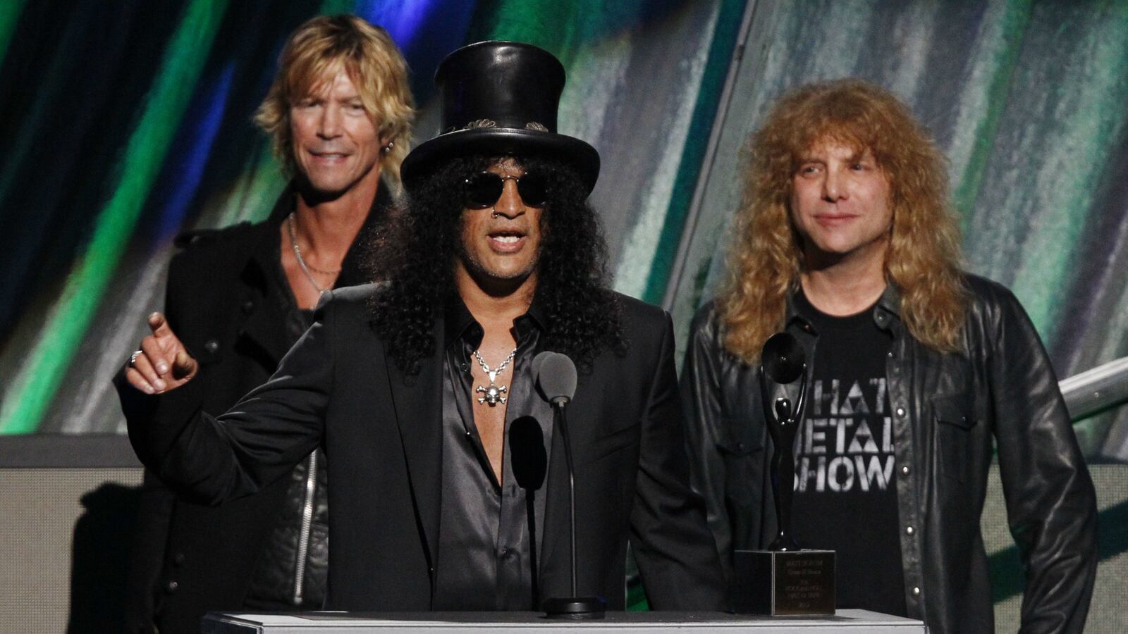 cheats/2015/08/25/slash-i-m-very-cool-with-axl-rose/150825-guns-roses-slash_txxrbv