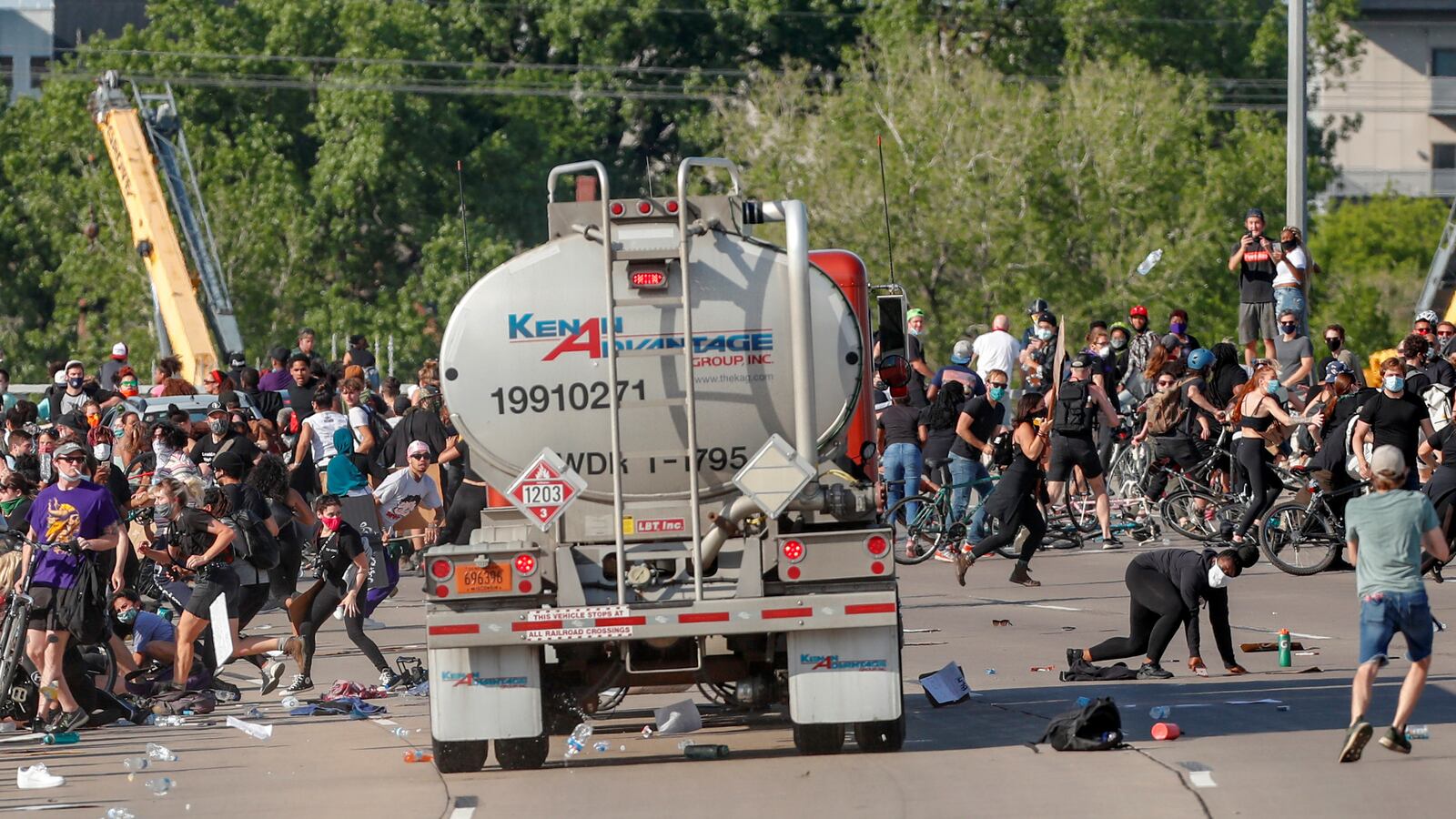 2020-06-01T000000Z_1395348410_RC200H981XQD_RTRMADP_3_MINNEAPOLIS-POLICE_1_rjadae