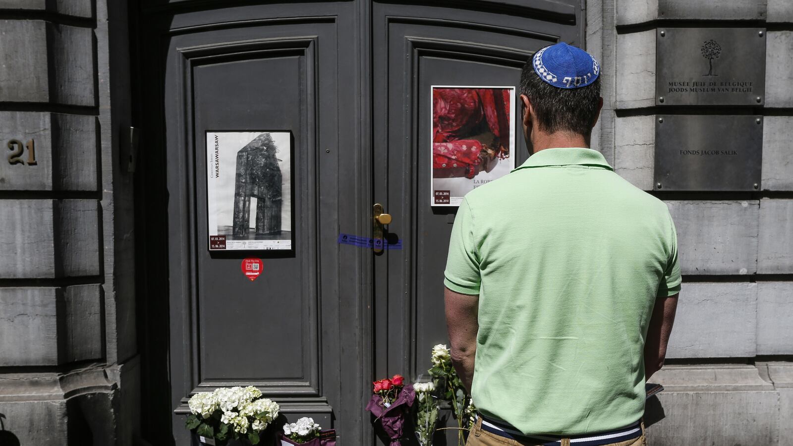 cheats/2014/05/25/brussels-jewish-museum-deaths-rise-to-4/140525-mcnicoll-brussels-tease_qhkwc4