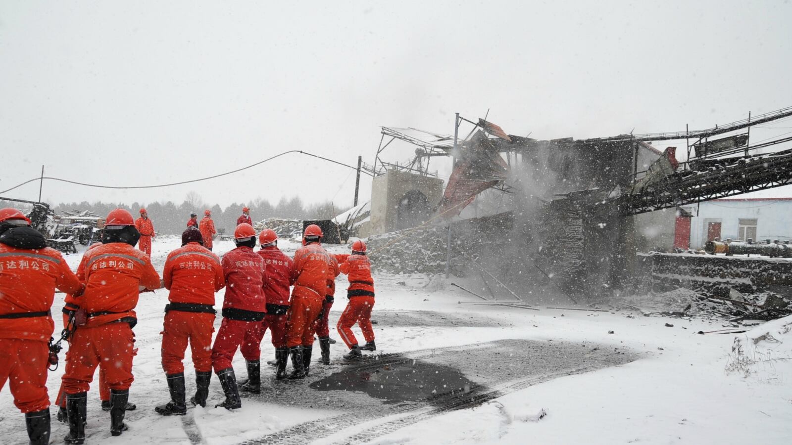 cheats/2016/12/03/17-killed-in-china-coal-mine-blast/161203-china-coal-mine-blast-cheat_lh8yeg