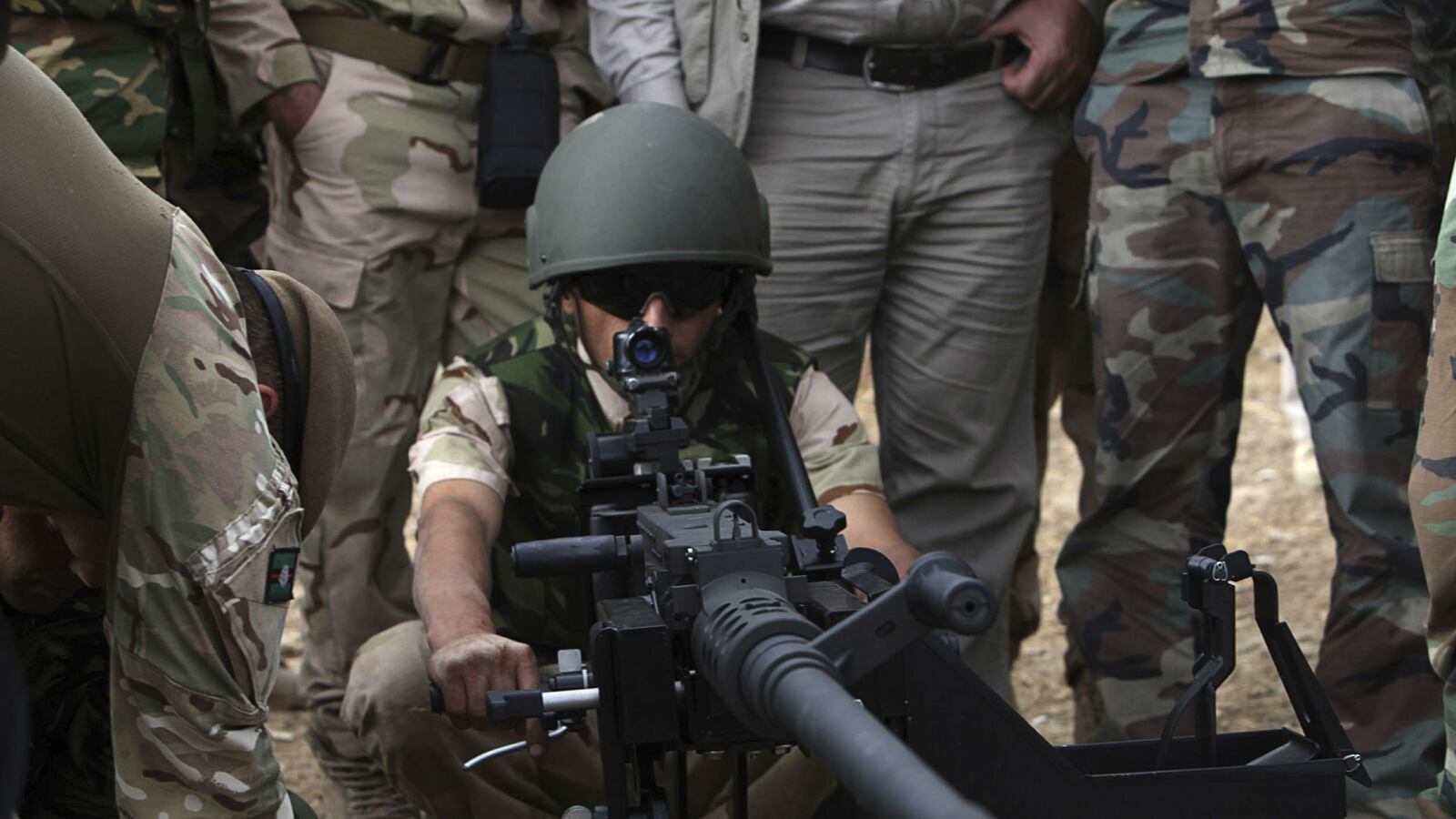 cheats/2014/10/20/isis-launches-new-attacks-in-northern-iraq/141020-peshmerga-cheat_psu9tl