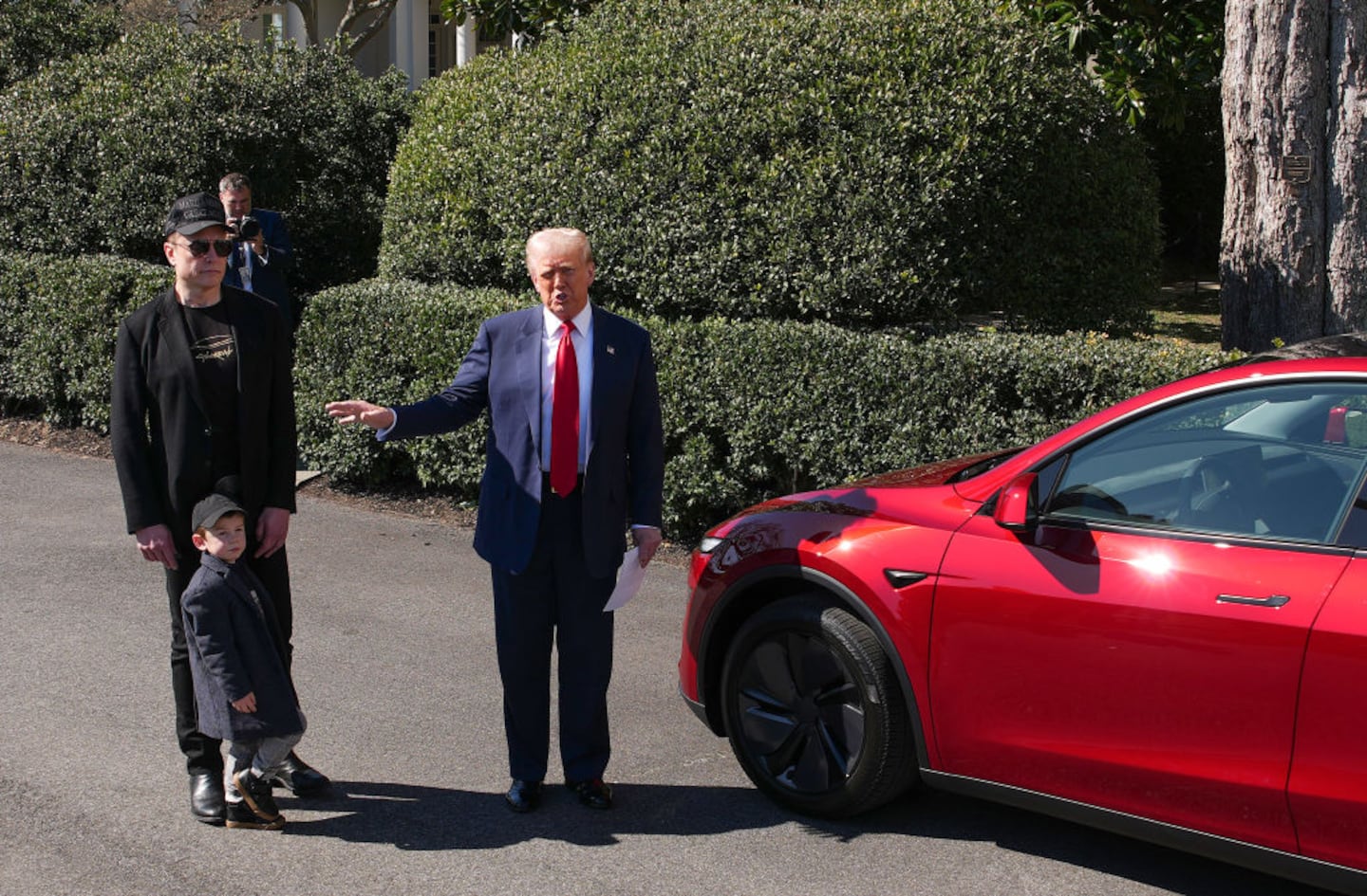 Hannity Reveals the Secret of How Trump Lost 30 Pounds