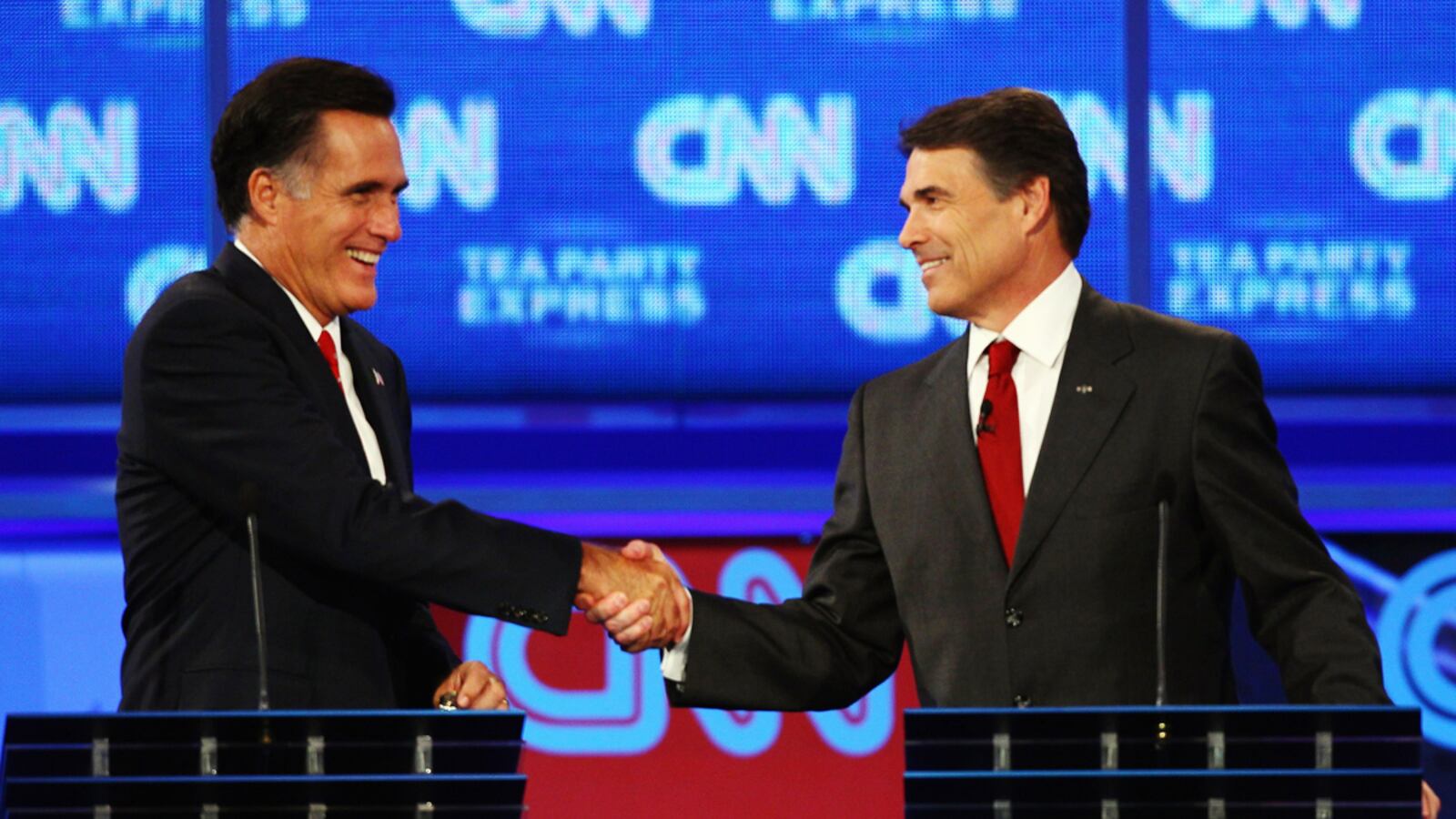 articles/2011/09/21/live-chat-google-fox-news-republican-presidential-debate/rick-perry-romney-google-debate-live-chat_rqvbke