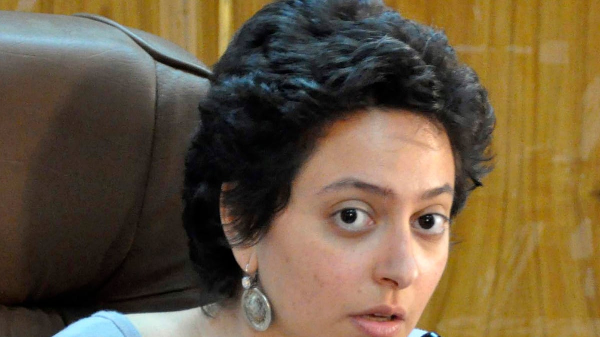 cheats/2011/12/14/syria-arrests-u-s-born-blogger/syrian-blogger-arrested-razan-ghazzawi-cheat_ovebdd