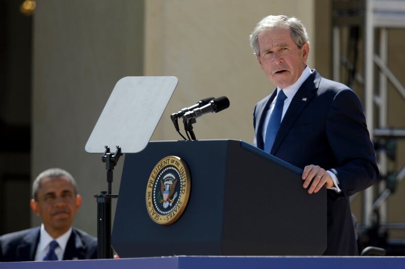 galleries/2013/04/25/look-who-went-to-the-bush-library-opening-ceremony-photos/bush-center-podium_cxltf7