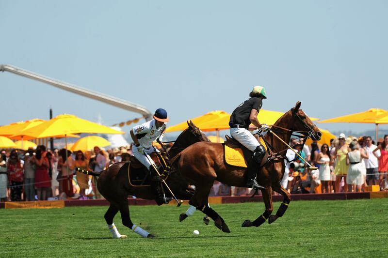 galleries/2013/06/02/stars-flock-to-veuve-clicquot-polo-classic/130602-polo-14_rlr5fv