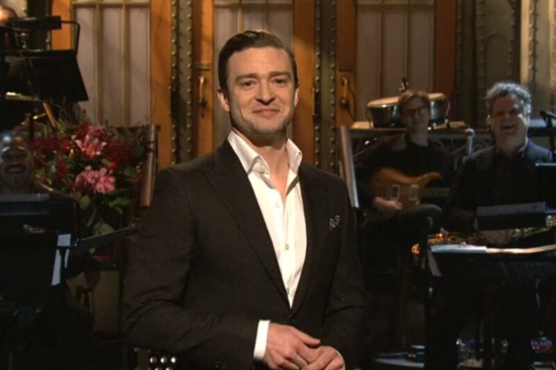 articles/2013/03/10/justin-timberlake-hosts-star-studded-snl-feat-jay-z-alec-baldwin-tom-hanks-more/130310-timberlake-snl-stern-tease_pvxlac