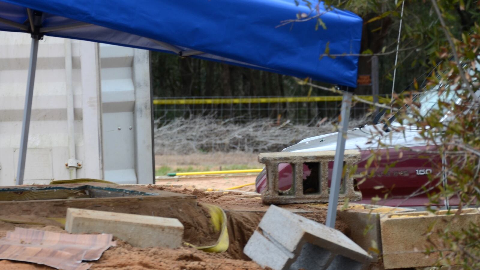 cheats/2013/02/06/details-of-alabama-hostage-rescue/130206-explosives-ala-hostage-cheat_dk2obl