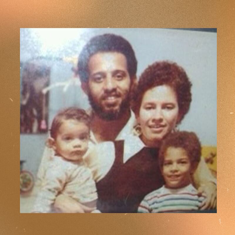 100122-daumont-black-embed3_vu5hs0