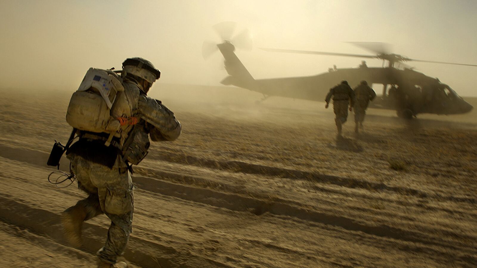 articles/2014/08/21/is-the-united-states-about-to-ramp-up-its-fight-against-isis/140820-siegel-iraq-tease_pqzyud