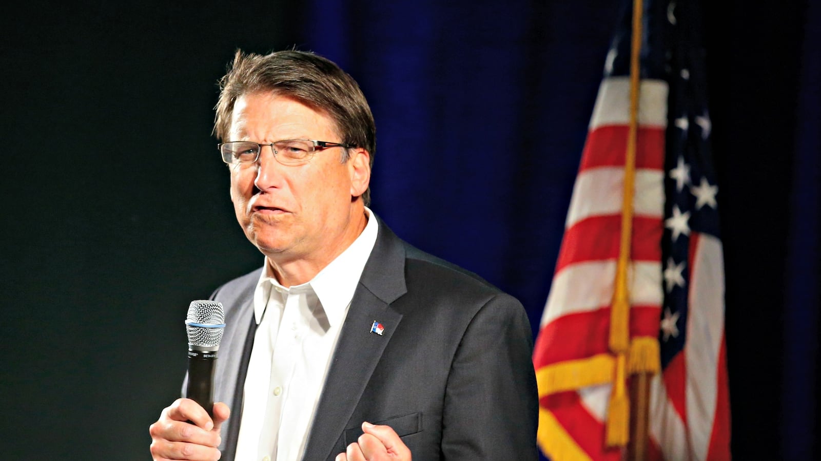 cheats/2016/04/12/nc-gov-signs-executive-order-on-anti-lgbt-law/160412-governor-mccrory-exec-order-cheat_ibjn02