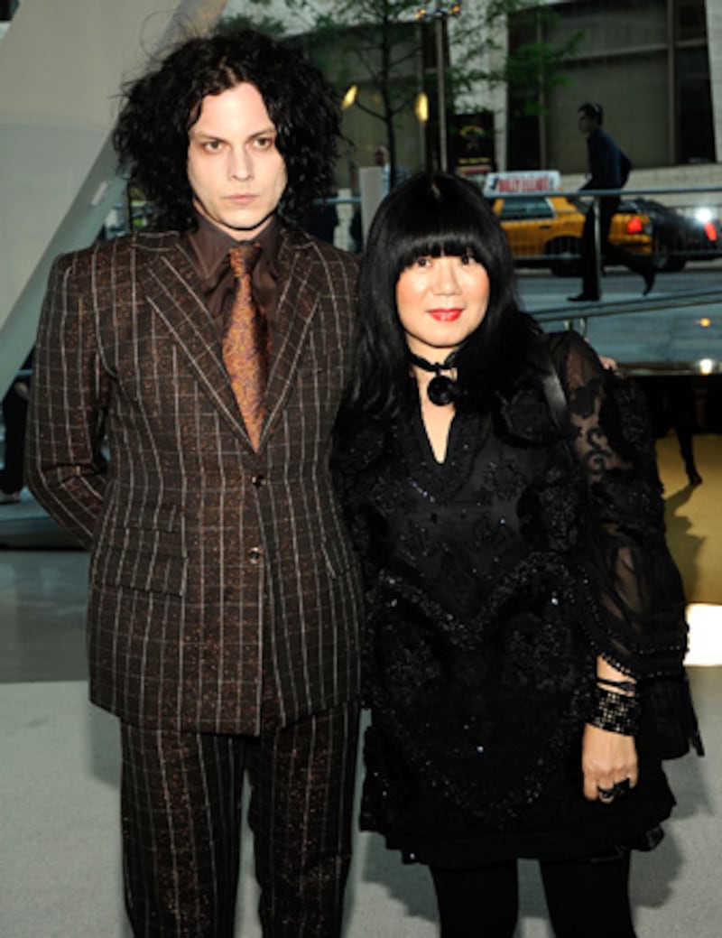 galleries/2009/06/15/the-oscars-of-fashion/cfda-red-carpet---jack-white_qhbglu