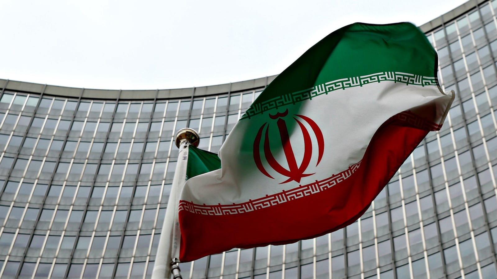 cheats/2016/04/22/u-s-to-buy-materials-used-in-iran-nuke-program/160421-iran-nuclear-water-cheat_eancyc