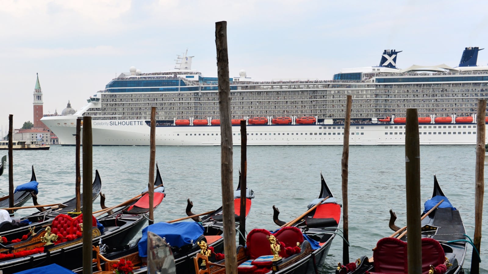 articles/2012/10/31/are-cruise-ships-damaging-venice/venice-cruise-ships-nadeau-tease_fjz3ff
