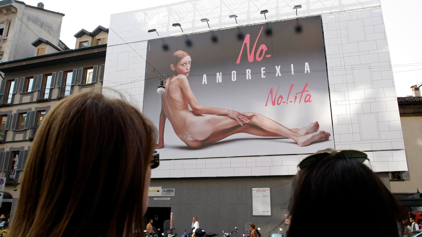 2007-09-24T000000Z_1133874548_GM1DWFMXNOAA_RTRMADP_3_MILAN-FASHION_pqgzoj