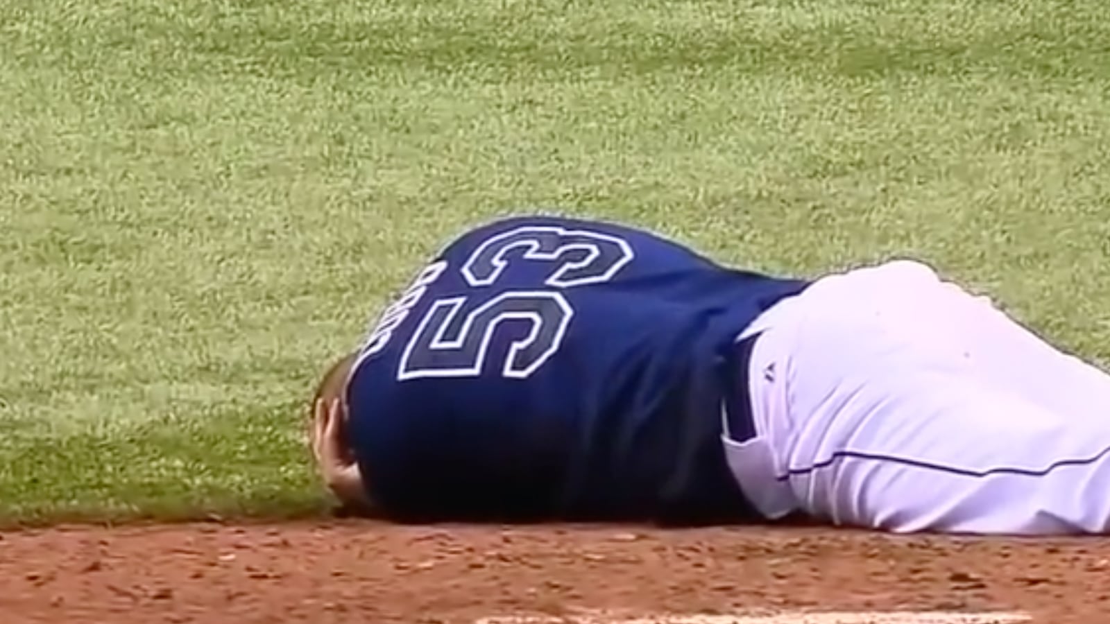 videos/2016/04/04/bloodsport-watch-mlb-players-clobbered/160404-joiner-mlb2_ivs2tp