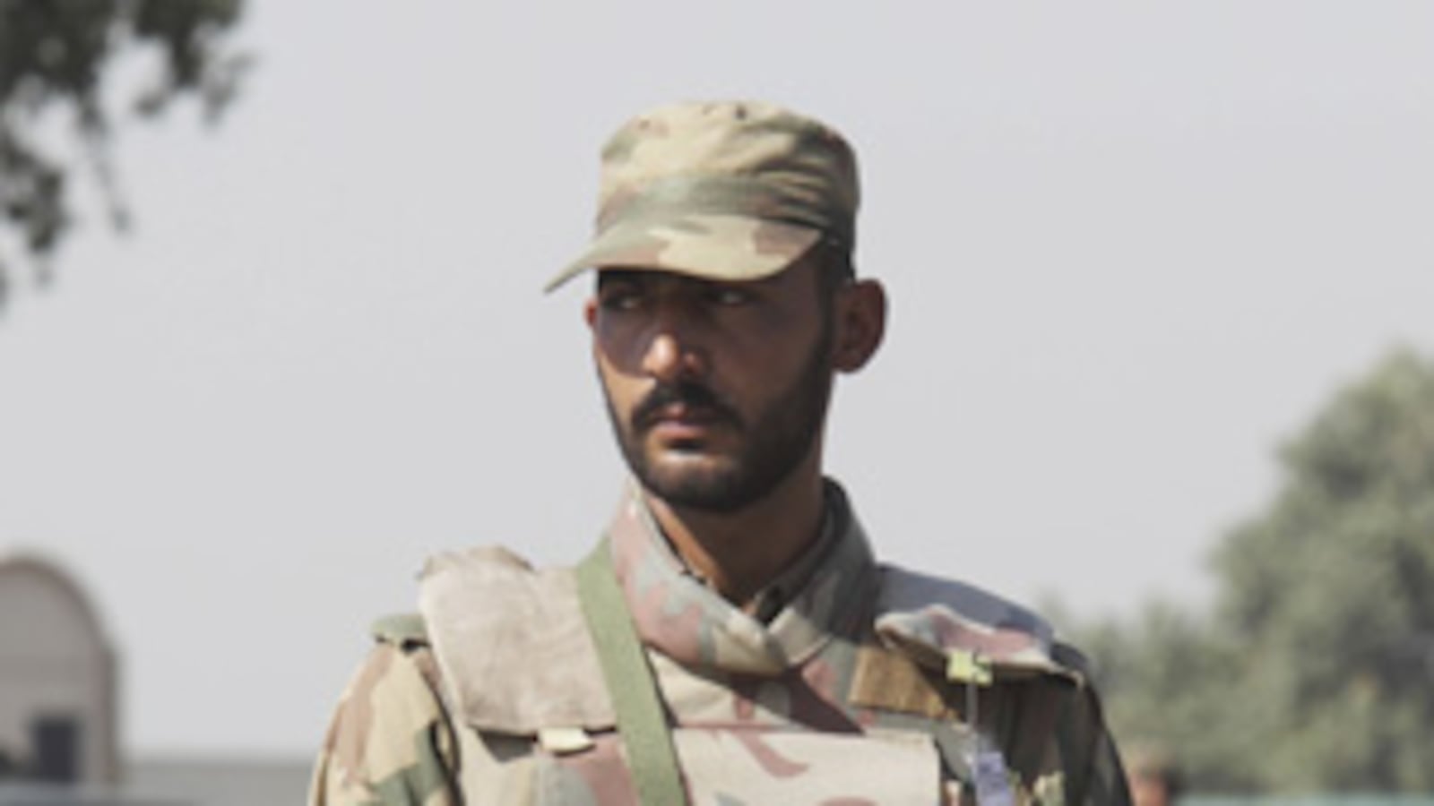 cheats/2009/10/11/pakistani-army-ends-siege/pakistan--5_pbclbd