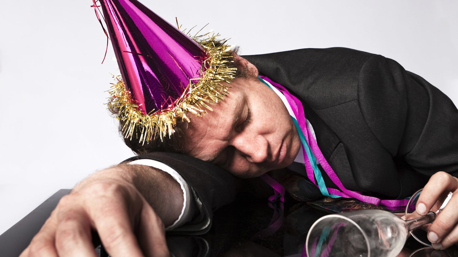 articles/2014/12/19/5-hangover-cures-to-save-you-after-a-few-too-many/141219-dailyburn-hangover-tease_evocp7