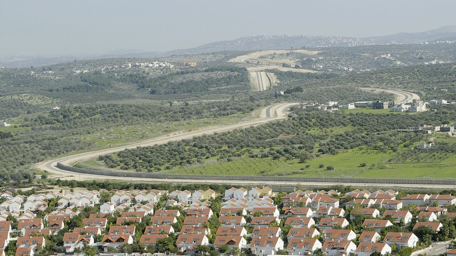 articles/2013/08/16/ending-the-claim-game-through-talks/israel-green-line-openz_mht1dc