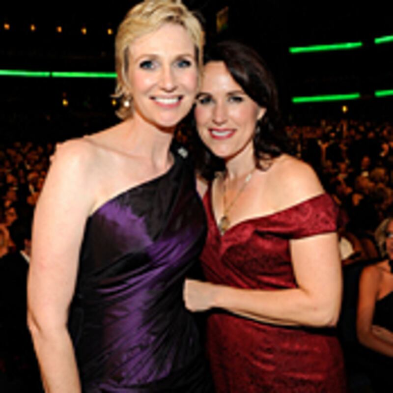 articles/2010/12/10/mark-wahlbergs-the-fighter-frank-sinatra-bio-and-more-culture-picks/celesbians_cpm9dt