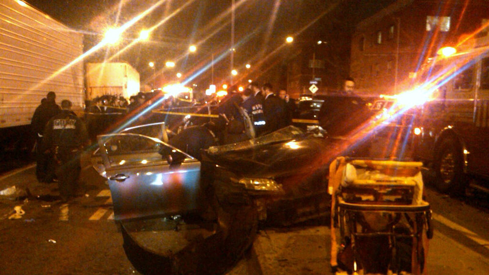 cheats/2013/03/04/cops-hunt-driver-who-hit-expectant-parents/130304-manhunt-car-crash-brooklyn-cheat_srlpu1