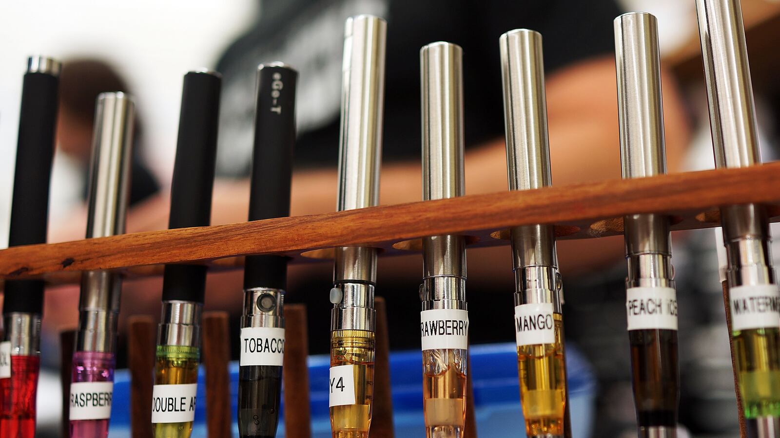 articles/2014/06/16/teens-are-huge-buyers-of-flavored-e-cigs-studies-show/140616-haglage-ecig-tease_hmgy0a