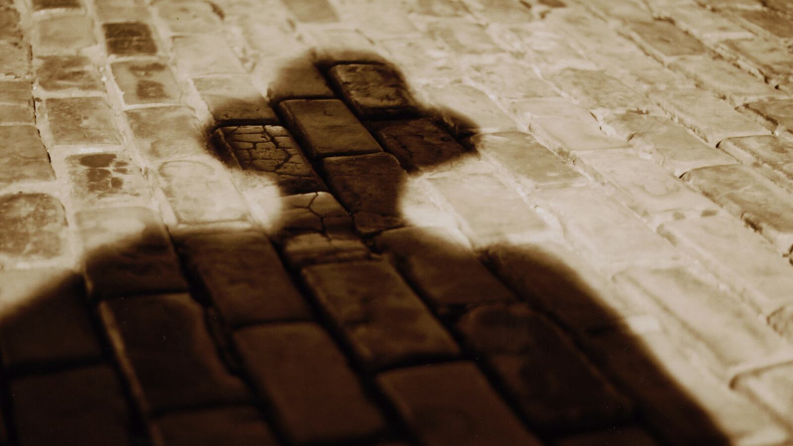 articles/2013/12/08/the-man-with-stories-to-tell/131206-barra-hammett-tease-NEW_ix3yis