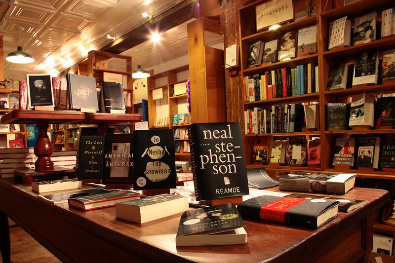 articles/2011/10/12/america-s-greatest-independent-bookstores-and-why-they-should-survive/independent-bookstores-fountain-books_yvoign