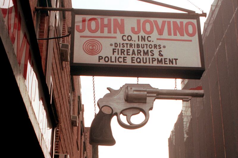 galleries/2011/09/21/united-nations-diplomats-gone-wild-photos/un-diplomats-congo-gun_ntopco