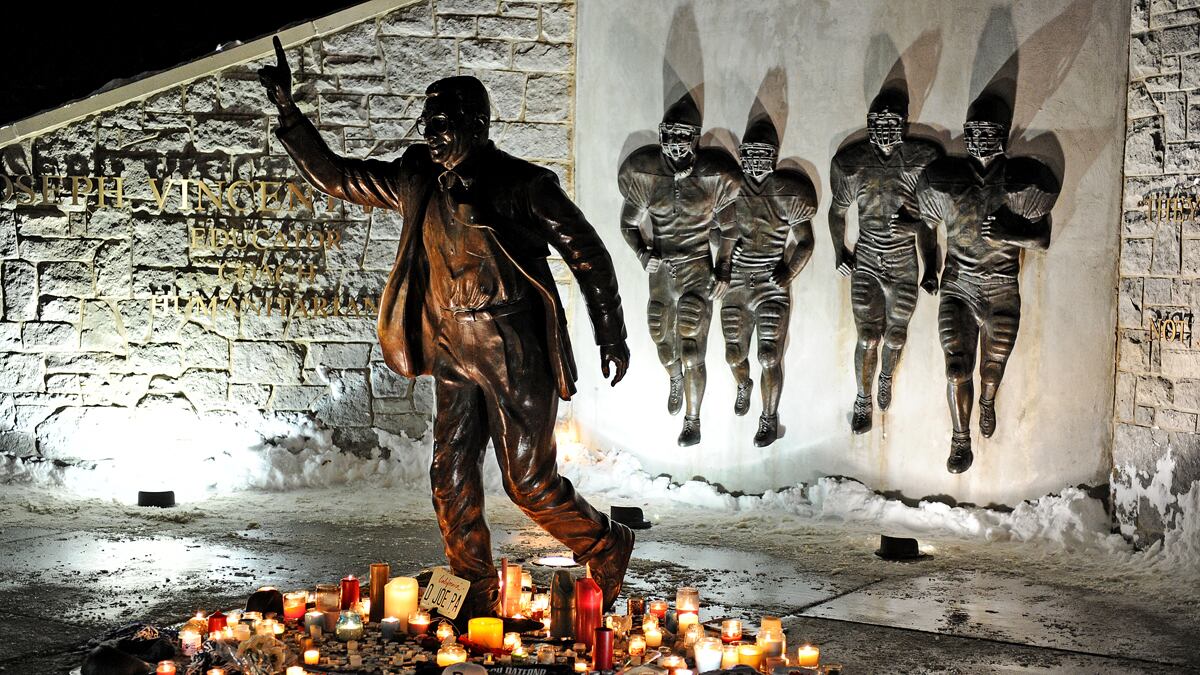 cheats/2012/01/22/penn-state-editor-resigns/joe-paterno-death-mistake-cs_dpyltd