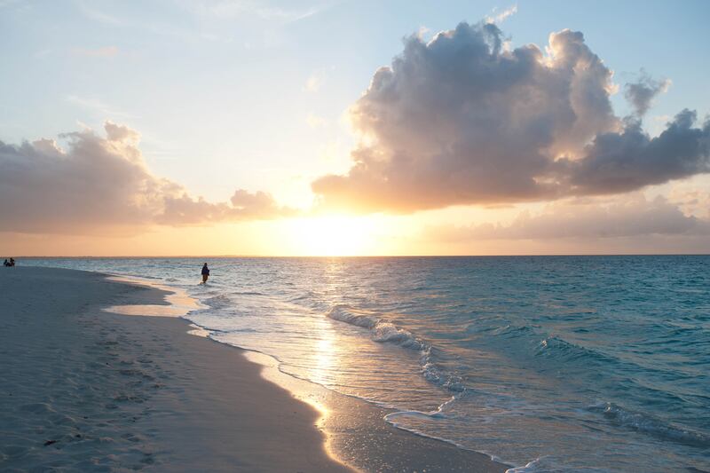 galleries/2013/06/03/13-stunning-sunsets-around-the-world-photos/130531-point-grace_amq2zq