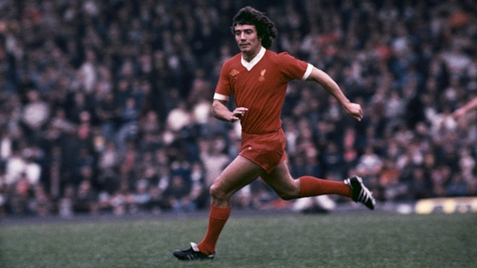 English footballer Kevin Keegan, forward with Liverpool FC, makes a run off the ball during play for the club in the League Division One match between Birmingham City and Liverpool at St Andrew's in Birmingham, England on 28th August 1976. Birmingham City would go on to win the match 2-1. (Photo by Bob Thomas Sports Photography via Getty Images)