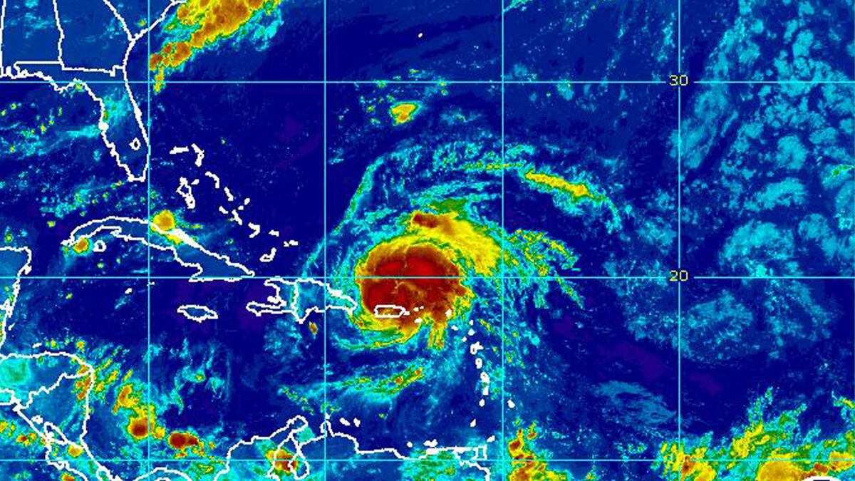 cheats/2011/08/22/hurricane-irene-nears-florida/hurricane-irene-cheat_had8v4