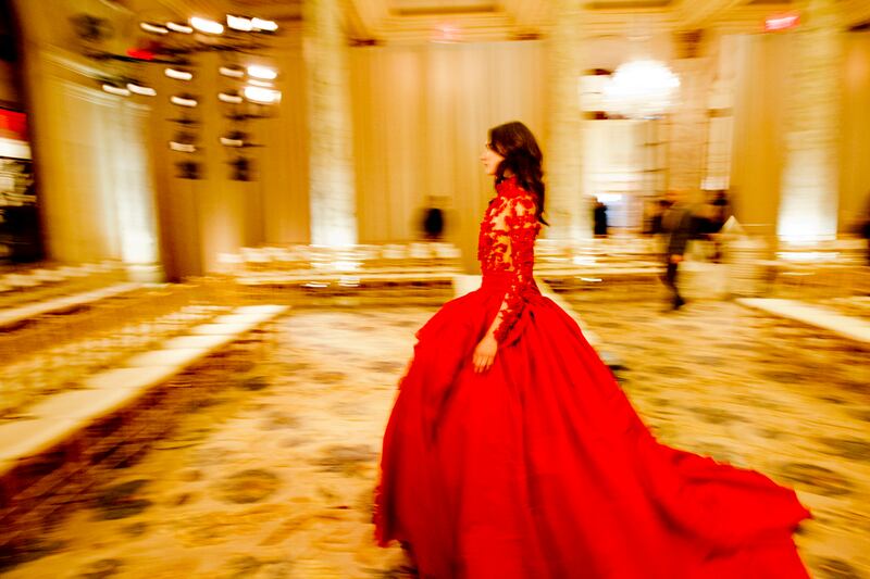 galleries/2012/02/15/new-york-fashion-week-fall-2012-backstage-at-marchesa-photos/marchesa-nyfw-tachman-115_wlgwfk