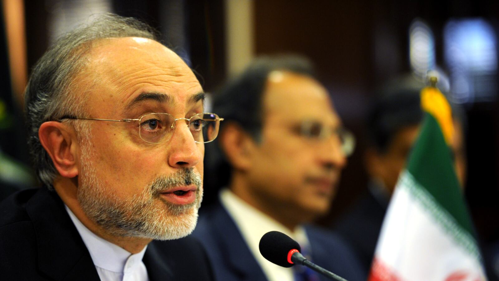 cheats/2011/10/17/iran-to-examine-alleged-plot/ali-akbar-salehi-iran-investigate-terrorist-attack-us-cs_d0vtfq