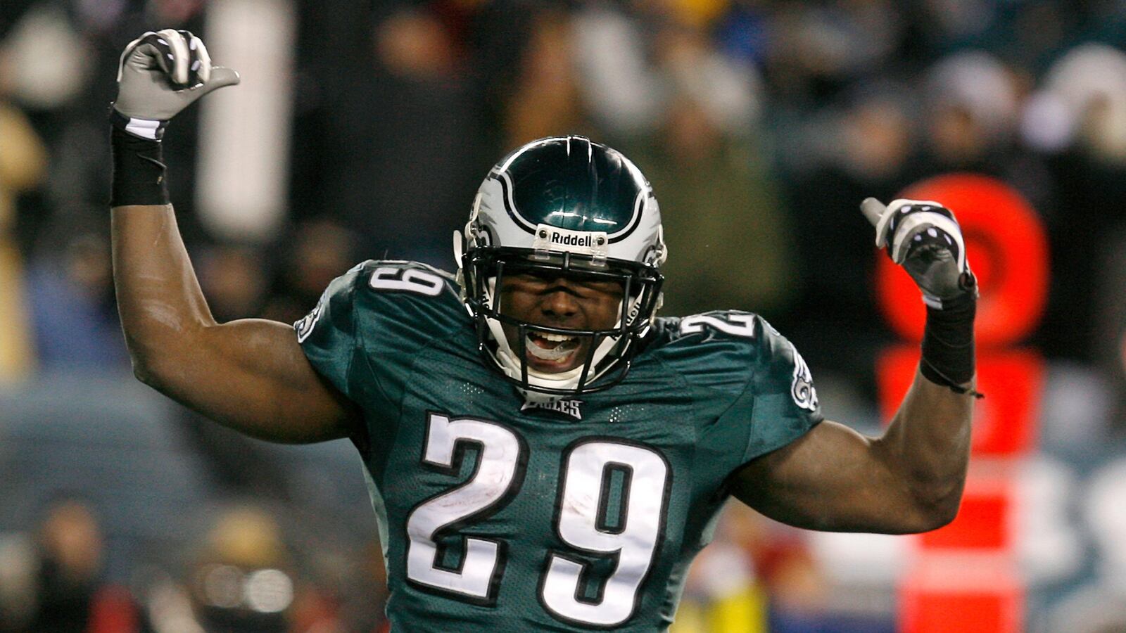 cheats/2016/02/08/nfl-star-allegedly-assaults-2-cops/160208-lesean-mccoy-cheat_tfcxbq