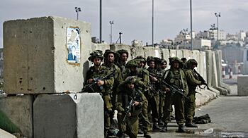 cheats/2011/05/16/israel-quiet-after-border-bloodshed/israeli-police_jzekwb