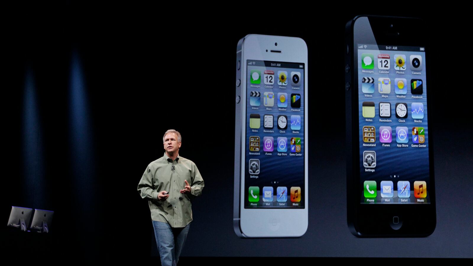 articles/2012/09/12/is-apple-s-new-iphone-5-new-enough-to-beat-google-s-android/apple-iphone-5-lyons_eyqxl5