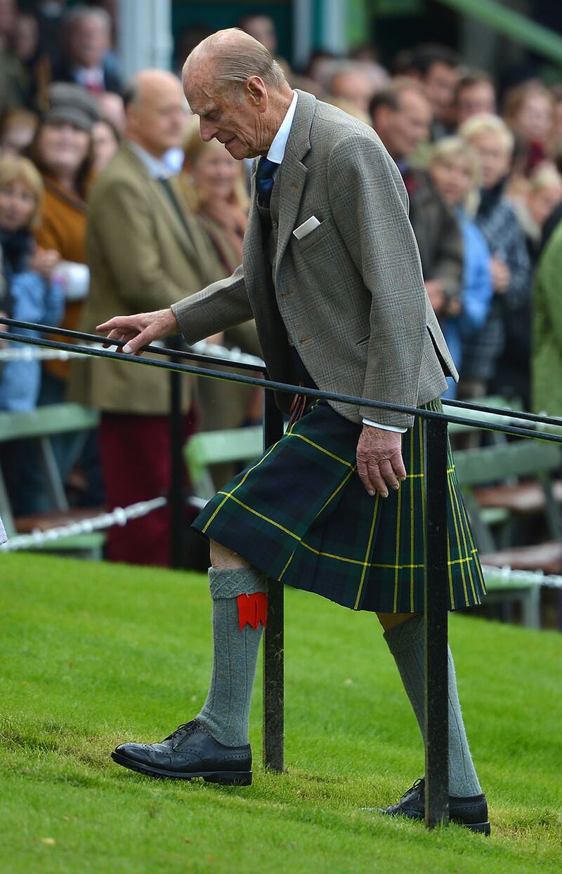 galleries/2012/12/13/kanye-west-jared-leto-more-men-in-skirts-photos/men-in-skirts-prince-philip_pp0smw