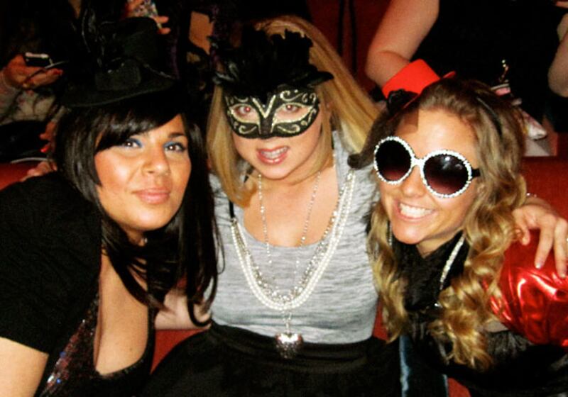 galleries/2010/01/21/lady-gaga-fans-at-radio-city/gaga-fans---15_aq2spf