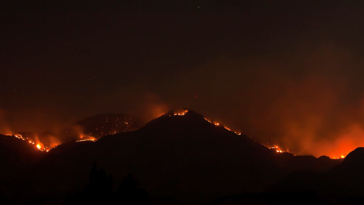 cheats/2012/06/02/fires-rip-across-new-mexico/new-mexico-widfires-cheat_iujkxn