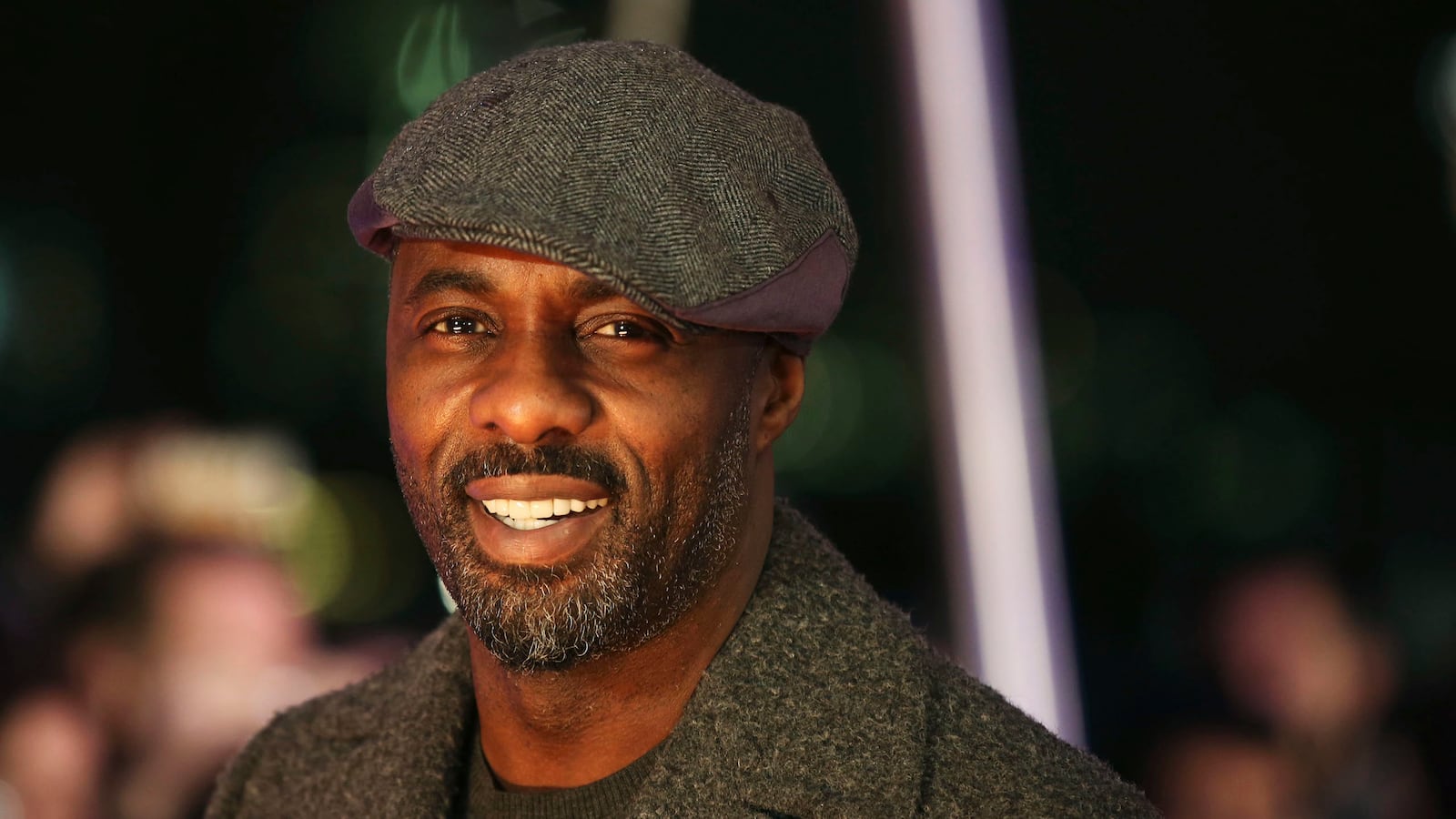 cheats/2015/09/01/bond-author-apologizes-to-idris-elba/150901-idris-cheat_pxepah