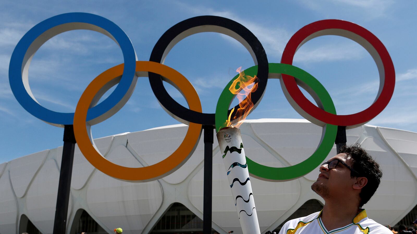 articles/2016/08/08/jeering-and-shouting-zika-rio-crowds-rattle-team-usa-just-for-fun/160802-watch-rio-olympics-tease_beyik7