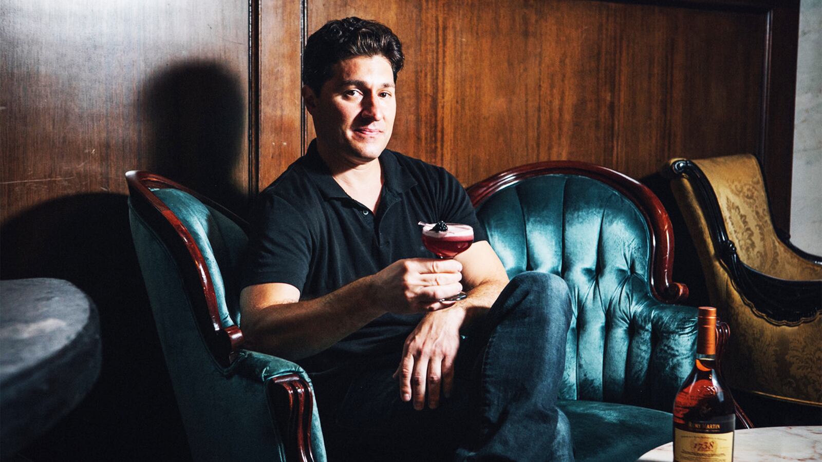 181118-rothabun-hedges-tease_goxu9z