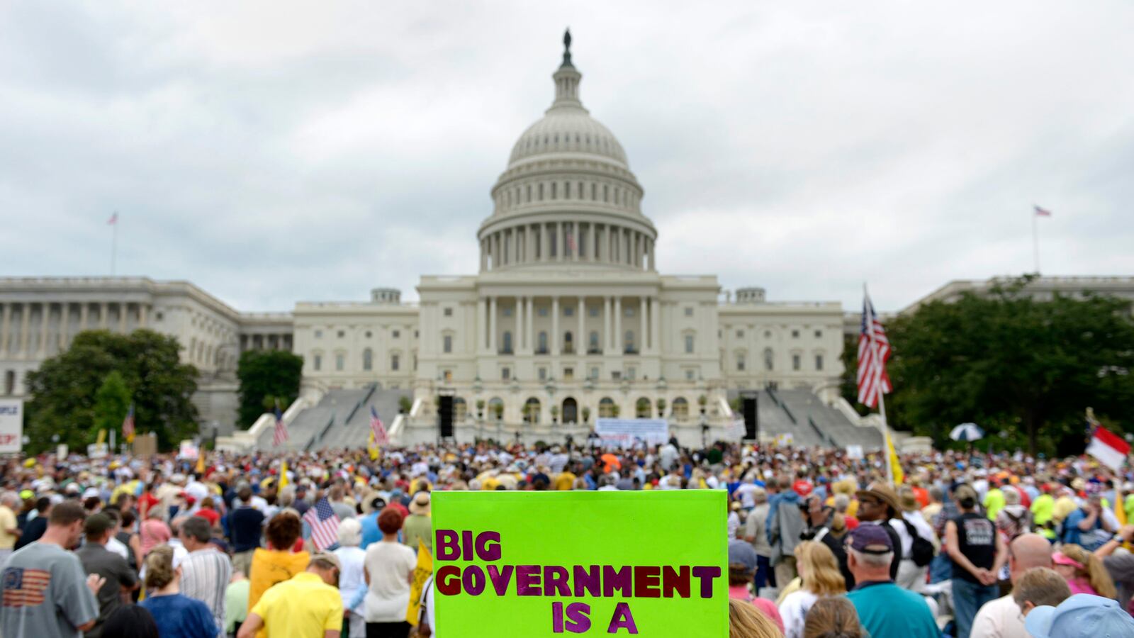 articles/2013/07/12/no-one-trusts-the-government-and-that-s-bad-news-for-libertarians/130710-government-distrust-gillespie-tease_uiks6t