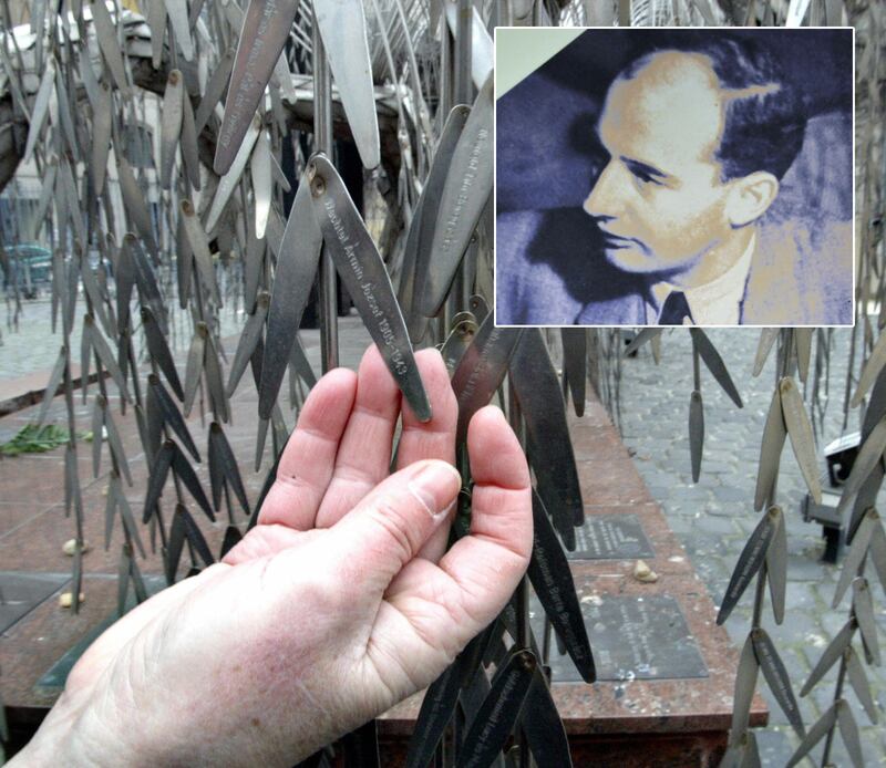 articles/2012/03/15/raoul-wallenberg-s-world-war-ii-heroism-a-lesson-for-world-doing-nothing-about-syria/lessons-from-wallenberg-top-box_dfiwze