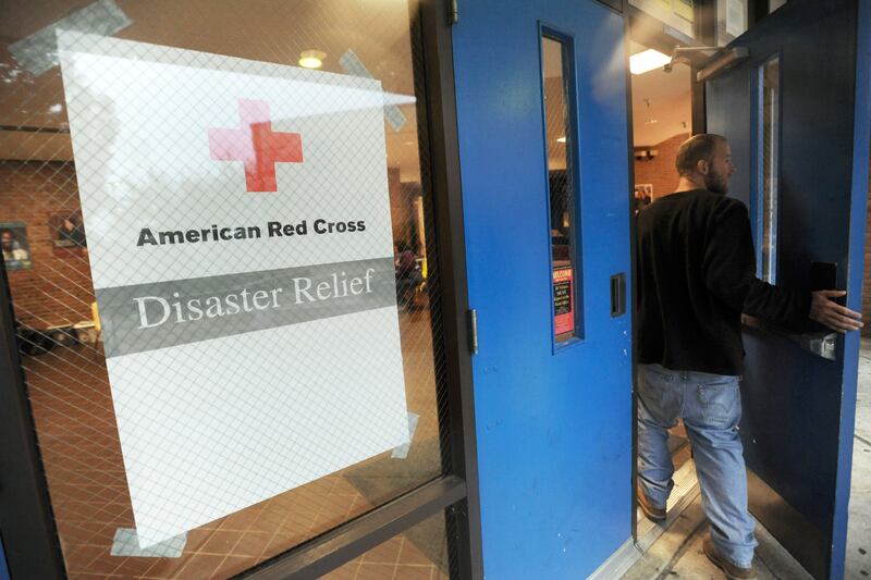 galleries/2012/10/30/hurricane-sandy-heroes-from-coast-guard-rescuers-to-red-cross-volunteers-photos/hurricane-sandy-heroes-red-cross_aas3ni