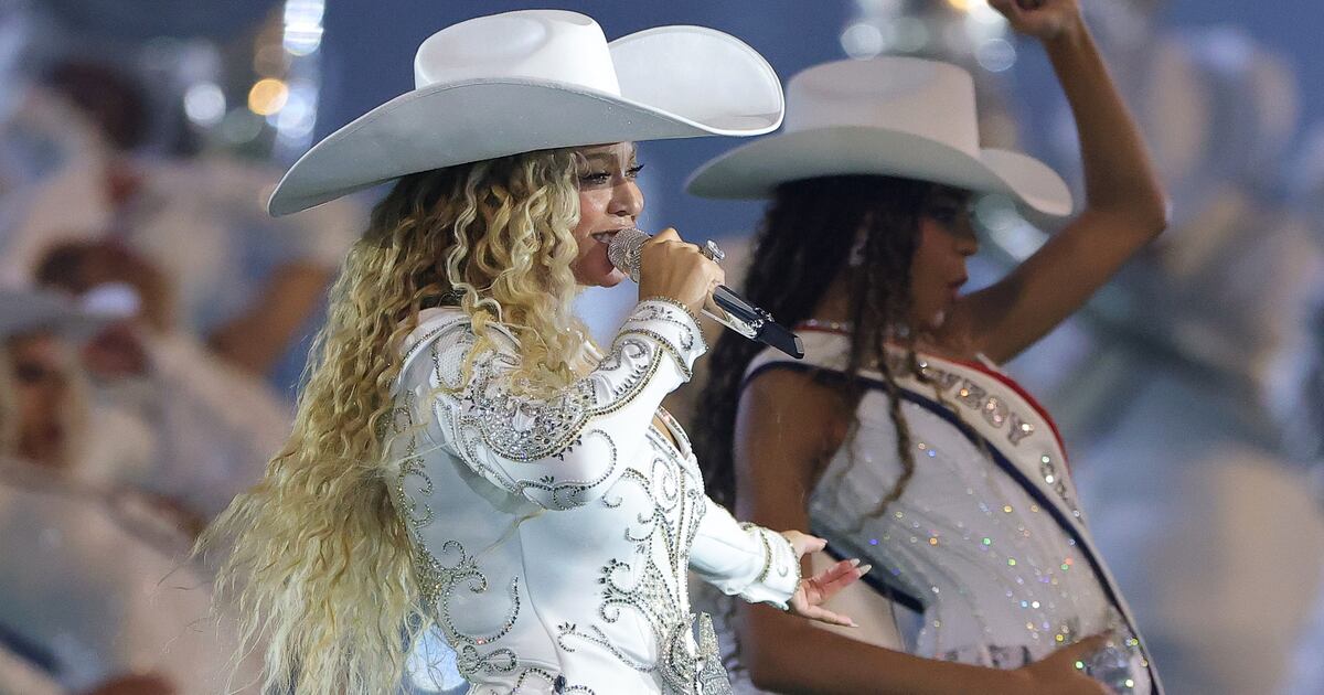 9 Most Shocking Moments from Beyoncé’s Opening Night