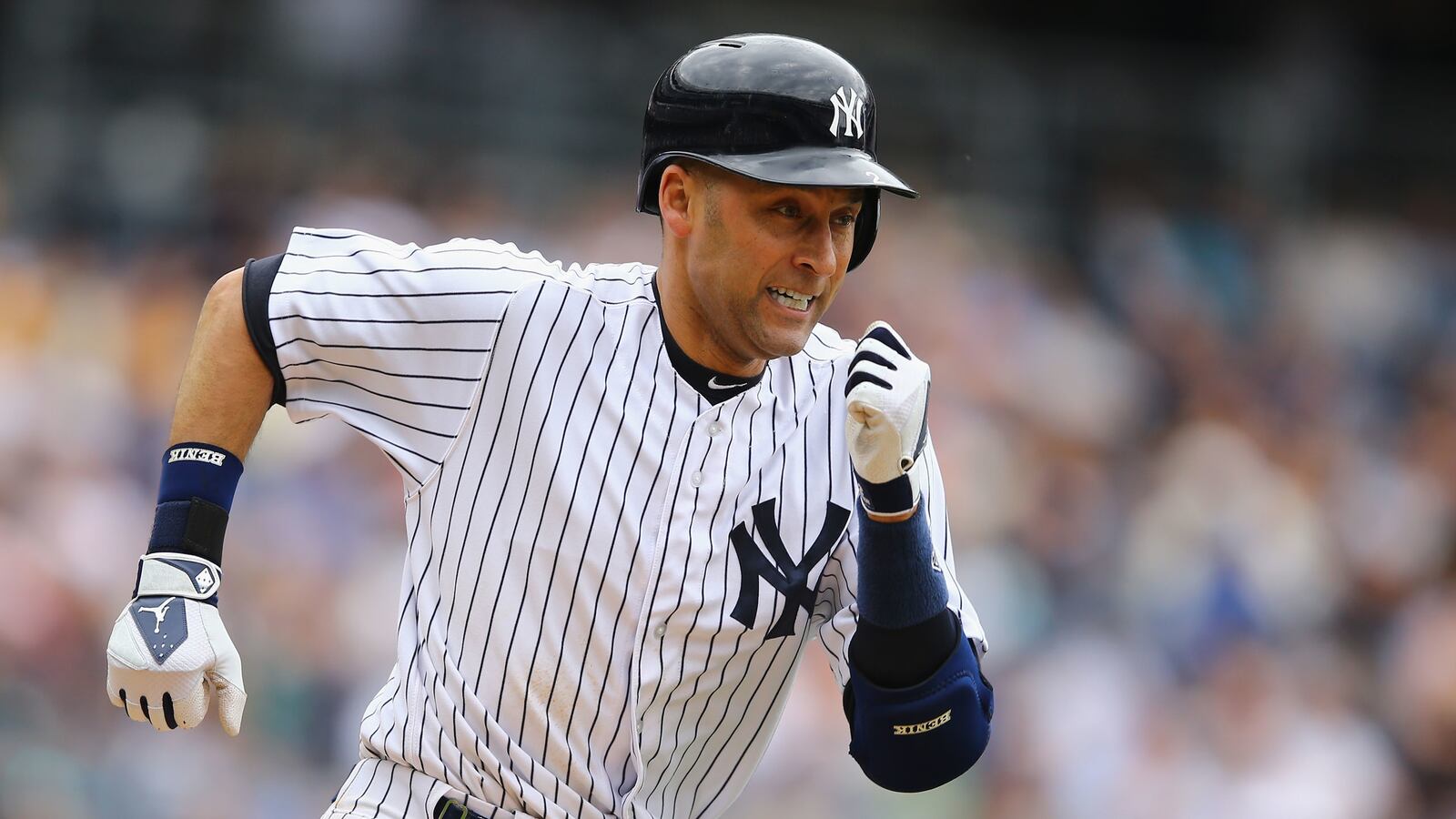 cheats/2014/07/16/al-wins-2014-all-star-game/140716-jeter-cheat_hz0fsc