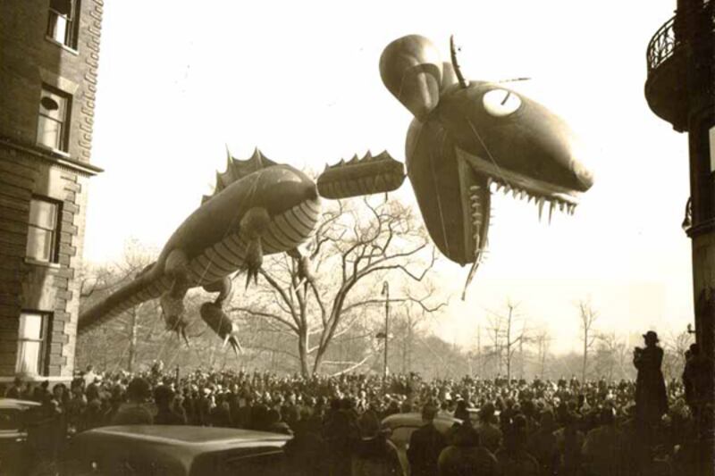 galleries/2011/11/24/macy-s-thanksgiving-parade-balloon-controversy-tim-burton-more-photos/macys-thanksgiving-balloons-seamonster_p266od